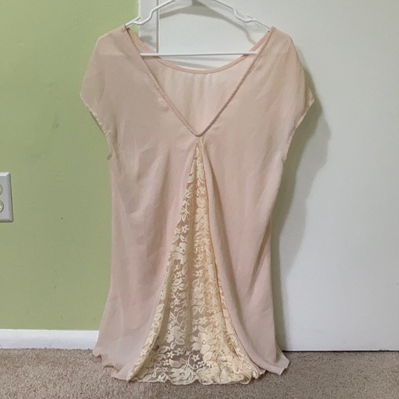 Cream colored Chiffon Blouse - LIKE NEW CONDITION - Picture 4 of 5